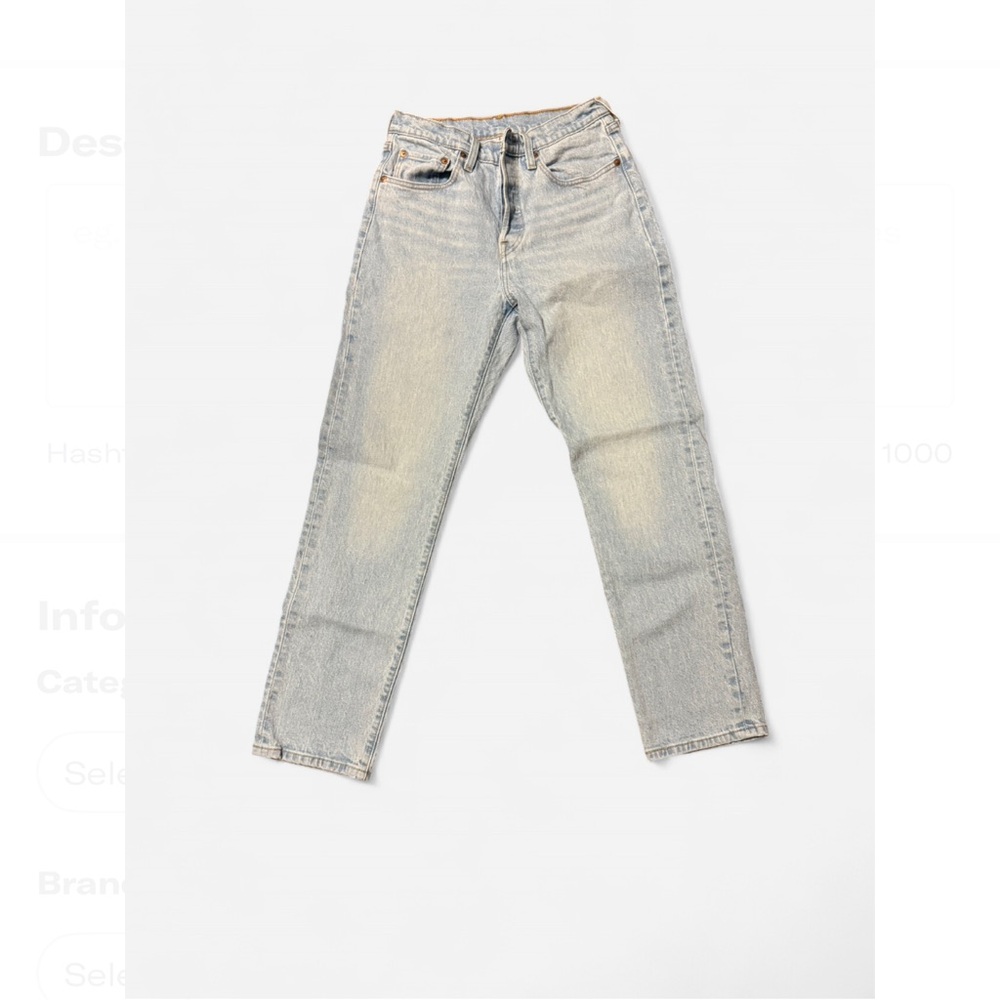 NWOT**** Women’s Premium Levi 501 Jeans Retail: $110 - Picture 3 of 7